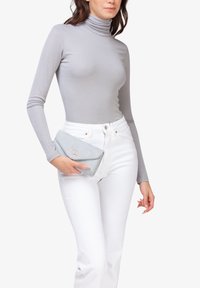 Miriade IBRA - Clutch - azzurro