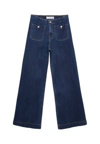 Jean en denim bleu foncé à jambes larges, taille haute, deux poches plaquées à l'avant et fermetures à boutons sur fond blanc.
