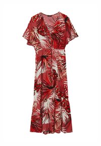 Robe maxi à imprimé tropical rouge avec des manches courtes volantées, décolleté en V et taille froncée sur fond blanc.
