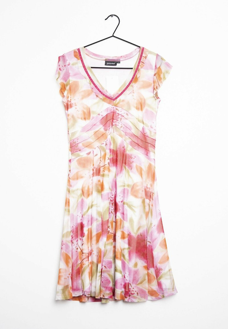 Vestito corto a fiori con colori rosa, arancione e bianco, scollo a V, maniche a cappuccio e gonna plissettata appeso a una gruccia nera.