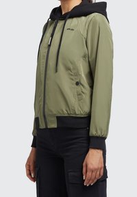 khujo Giacca da mezza stagione - olive