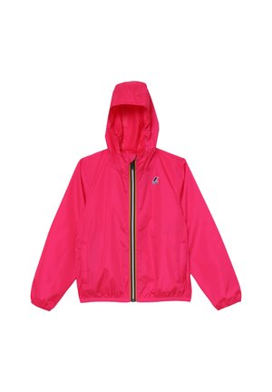 Giacca impermeabile rosa con cappuccio, zip completa, polsini elasticizzati, tasche laterali e logo sul petto. Finitura in tessuto liscia e lucida.