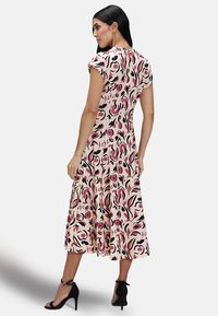 HotSquash A LINE WITH CAP SLEEVES - Trikoomekko - cream pink