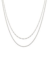 Silberne gedrehte Kettenhalskette mit zwei Strängen, die ein strukturiertes Design und eine glatte Oberfläche aufweist und ein minimalistisches Erscheinungsbild zeigt.