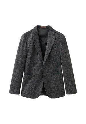 Blazer en tweed gris avec revers cranté, deux poches avant et fermeture à un bouton. Tissu texturé avec un subtil motif en chevrons.
