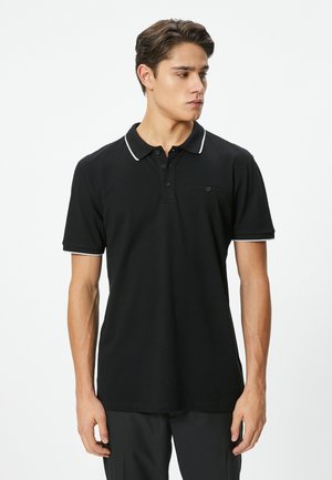 - Koszulka polo