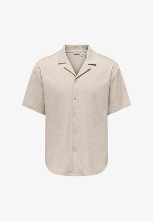 Camisa de hombre beige de manga corta con tejido texturizado, cierre de botones en la parte delantera, cuello tipo campestre y dobladillo recto.