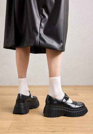 BCN - Platform heels - black