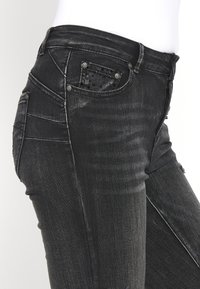 Koroshi Vaqueros bootcut - denim black