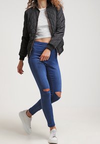 Missguided Bomberjacka - black
