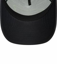 New Era AFRAME TRUCKER VESPA VR46 GRAPHIC OVERLAY - Gorra - black