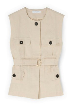 Mouwloze beige utility-vest met ronde hals, vier klepzakken met knopen, knoopsluiting aan de voorkant en een riem met metalen gesp in de taille.