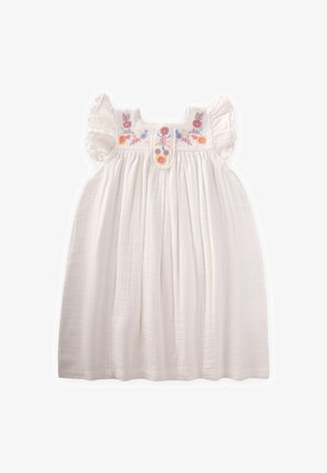 Weißes Baumwollkleid mit kurzen Rüschenärmeln, besticktem Blumendesign in Rosa und Blau sowie eingekräuselten Falten unter einem runden Ausschnitt.