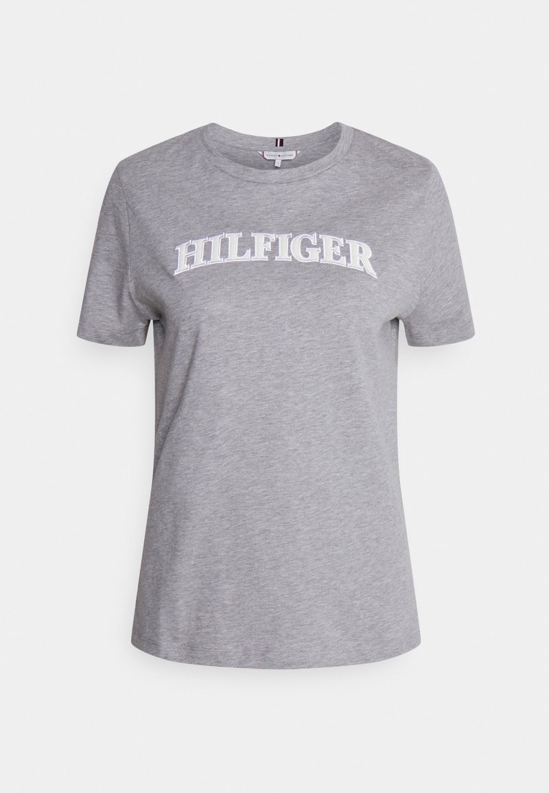 Camiseta de manga corta gris hecha de una mezcla de algodón, con un logo blanco de "HILFIGER" impreso en el pecho. Cuello redondo clásico.