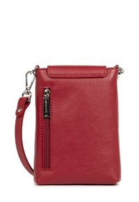 Borsa a tracolla rossa in pelle, superficie texturizzata, forma rettangolare, pattina superiore, tasca laterale con zip, tracolla regolabile, dettagli in metallo argentato.