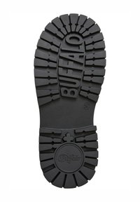 Schwarze Gummisohle mit tiefen Profil, "BUFFALO" in der Mitte geprägt, Größe 38 in der Nähe der Ferse markiert, und rundes Logo an der Unterseite.