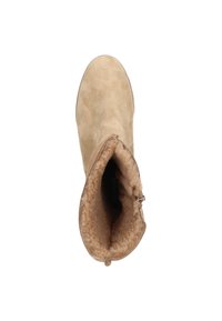 Bottine en daim marron clair avec un bout arrondi, une doublure douce en polaire et une fermeture éclair latérale. L'intérieur est doté d'une texture moelleuse.