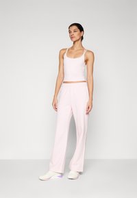 Fabletics PRINCIPAL BUILT IN BRA TANK - Top - sugar pink