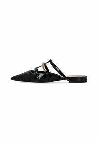 Crne lakirane slingback cipele s šiljatim vrhom, koje imaju ukršteno remenje i dekorativni zlatni detalj sprijeda. Ravni potplat.