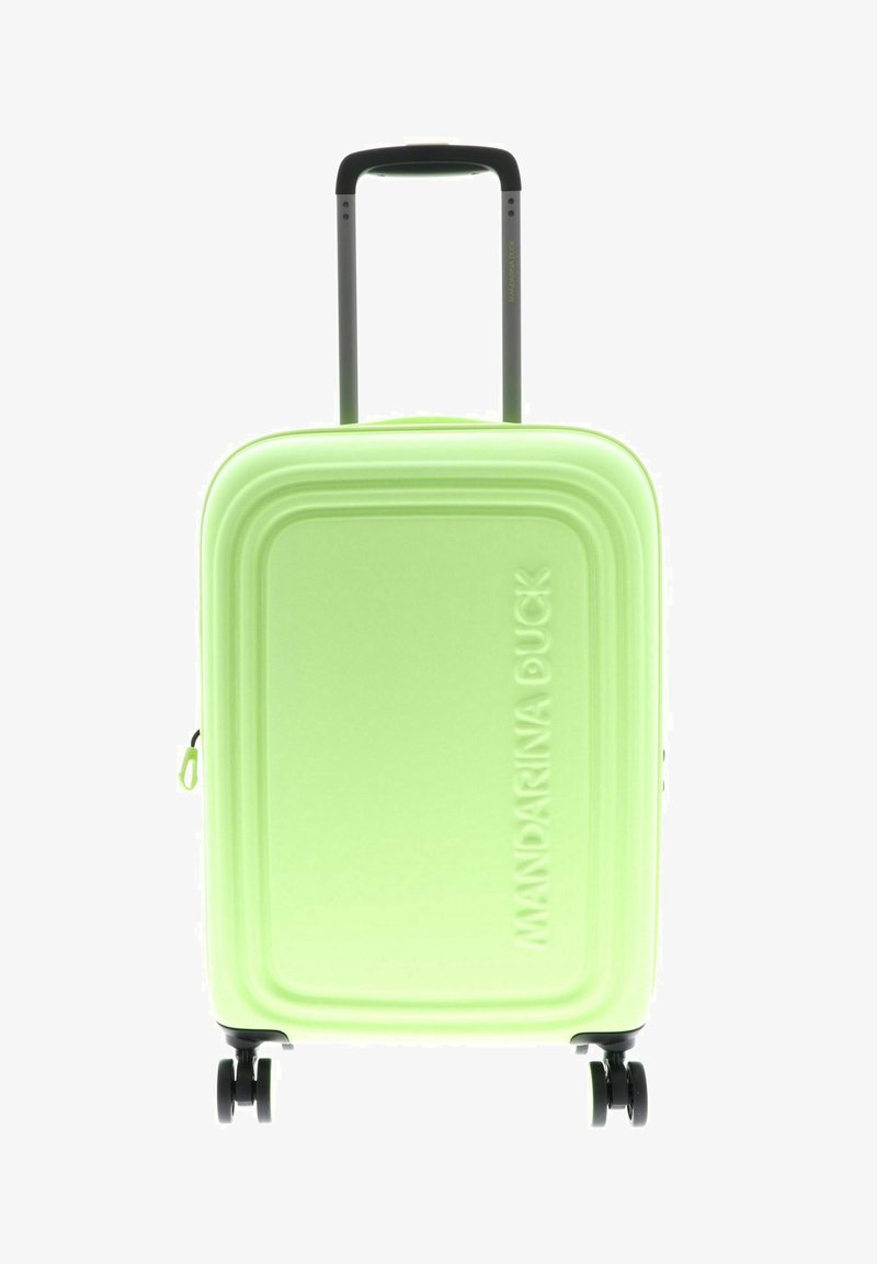 Valise rigide verte avec poignée extensible, quatre roues, et "MANDARINA DUCK" embossé à l'avant.