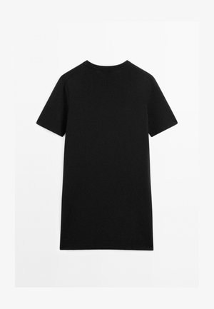 T-shirt noir à manches courtes avec un col rond, confectionné en tissu coton doux, présentant un design simple et uni.