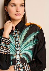 Next LONG SLEEVE - Košilová halenka  - black animal placement print