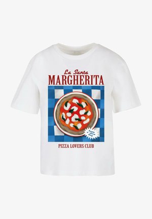 Biele tričko s farebnou grafikou pizze, červenými a zelenými akcentmi, modrým károvaným pozadím a textom "La Santa Margherita" a "Pizza Lovers Club."
