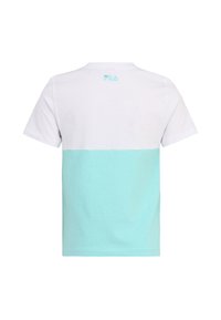 Camiseta de manga corta con parte superior blanca y sección inferior azul claro. Presenta un pequeño logo azul en la parte trasera. Material de algodón.