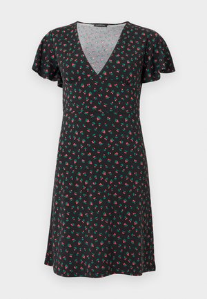 Musta lyhythihainen mekko, jossa liehuvat hihat, V-aukko ja pieni punaisen ja vihreän kukkakuvio koko mekossa.