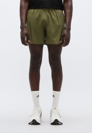 - Krótkie spodenki sportowe