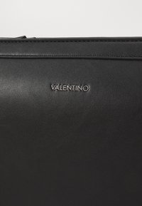 Valentino Bags HORIZON UNISEX - Pochette - nero