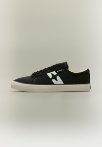 Επιλέχθηκε, black