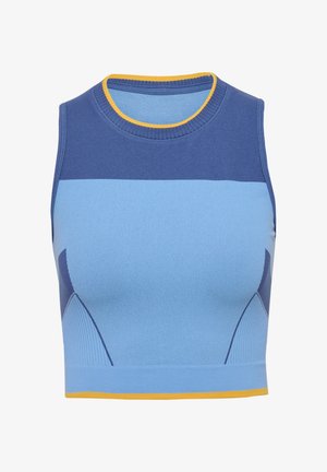 Mouwloze cropped top in verschillende tinten blauw, met een geribbelde textuur en gele stiksels bij de halslijn en de zoom.