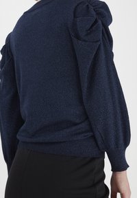 ICHI Stickad tröja - dark blue