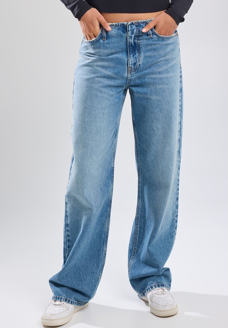 America Today RELAXED FIT - Straight leg jeans - medium used