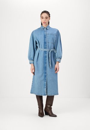 SLFELLIN DRESS - Denimové šaty - light blue denim