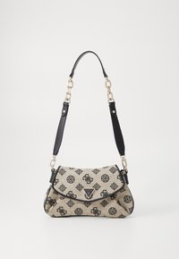 Béžová a černá kabelka s vzorem, překládaným klopou, zlatým kováním, řetízkovým a koženým poutkem a trojúhelníkovým logem na přední straně.
