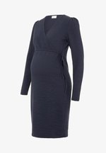 MAMALICIOUS MLNEWLINA O NECK - Abito in maglia - navy blazer/blu scuro MAMALICIOUS MLNEWLINA O NECK - Abito in maglia - navy blazer/blu scuro