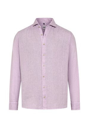 Lys lilla skjorte med lange ærmer, knapper foran, krave og beige knapper, vist forfra på en hvid baggrund.