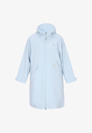 Világoskék kapucnis esőkabát elöl cipzárral, két fülkes zsebbel és állítható mandzsettákkal, teljes lefedettség és időjárás elleni védelem érdekében tervezve.