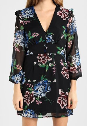 Miss Selfridge, Sukienka letnia