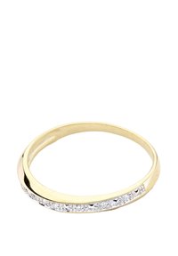 Zelta gredzens ar gludu joslu un strukturētu sudraba daļu, kas rotāta ar rhinestones, atspoguļojot gaismu ar pulētu apdari.