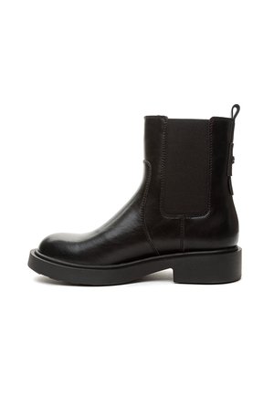Stivaletti con plateau - black