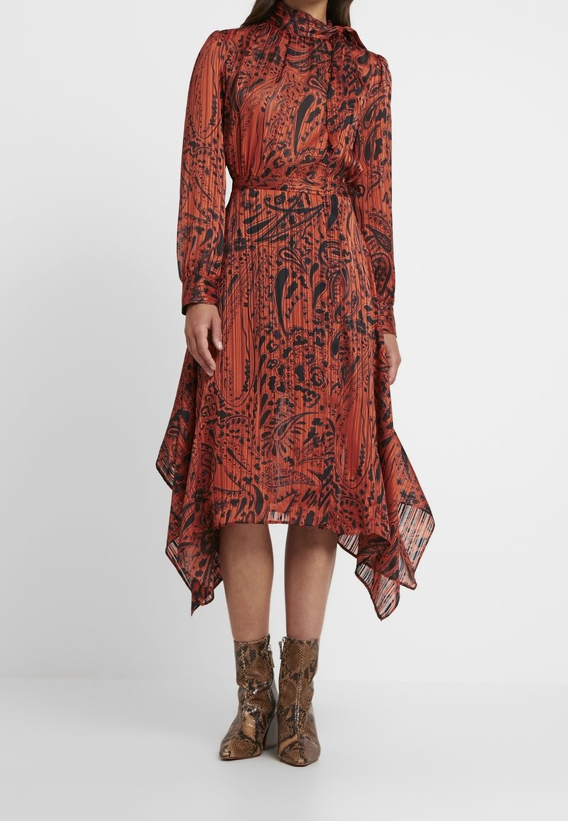 Topshop Petite Maxi šaty - red