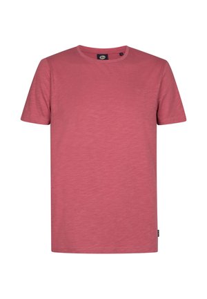 Różowy t-shirt z krótkim rękawem i okrągłym dekoltem, wykonany z miękkiej tkaniny o subtelnej fakturze, z małym logo na piersi.
