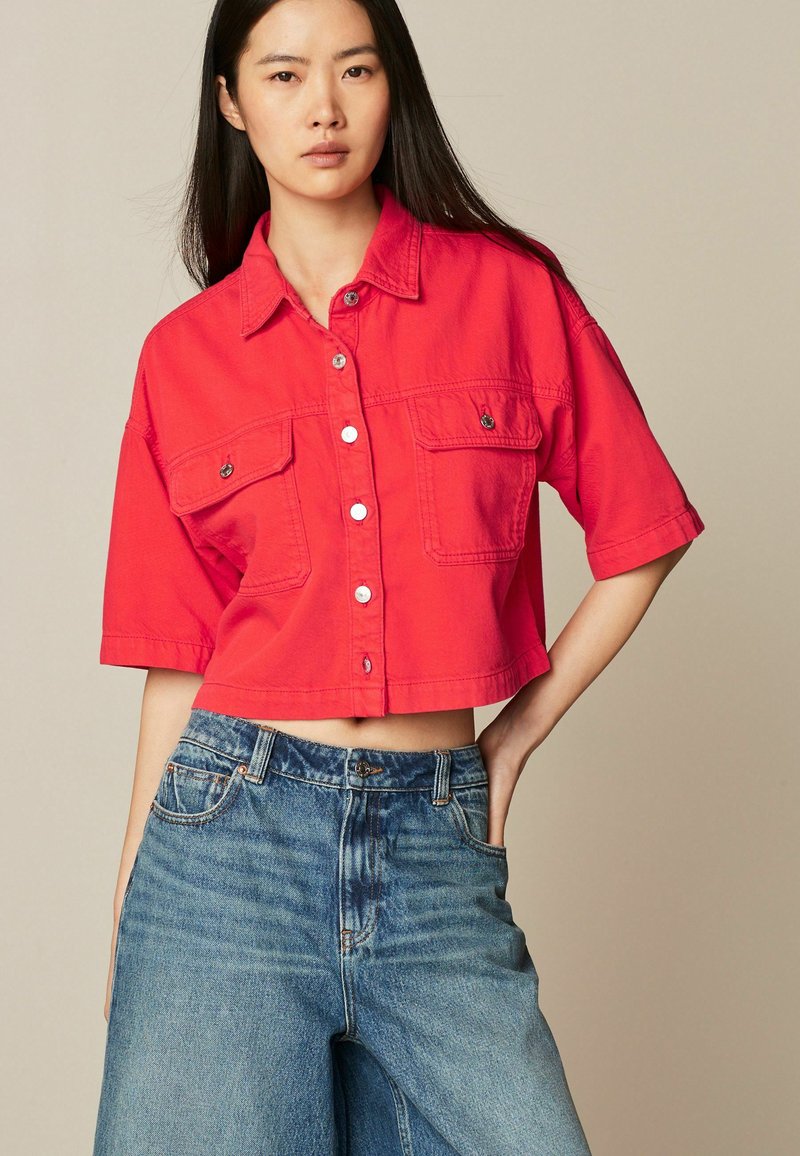 Next CROPPED - Bluza s gumbima - red