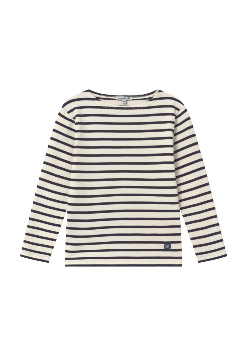 Langærmet top i creme med marineblå vandrette striber, rund udskæring og logo-patch nederst til venstre. Fremstillet af bomuldsstof med en blød tekstur.