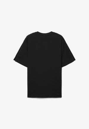 Schwarzes übergroßes T-Shirt mit kurzen Ärmeln, rundem Ausschnitt und glatter Textur. Auf der Rückseite sind keine sichtbaren Muster oder Akzente vorhanden.