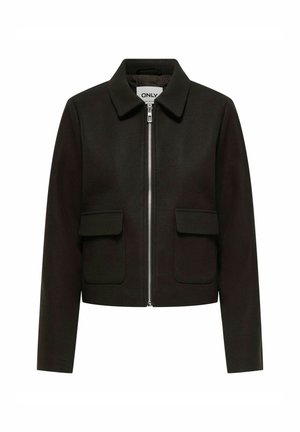 Melns īss žakete no mīksta materiāla ar apkakli, priekšējo rāvējslēdzēju un divām atloku kabatām uz krūtīm.