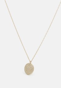 Collier en or avec un pendentif rond délicat, orné de cristaux clairs scintillants disposés en motif quadrillé. Design de chaîne délicate.